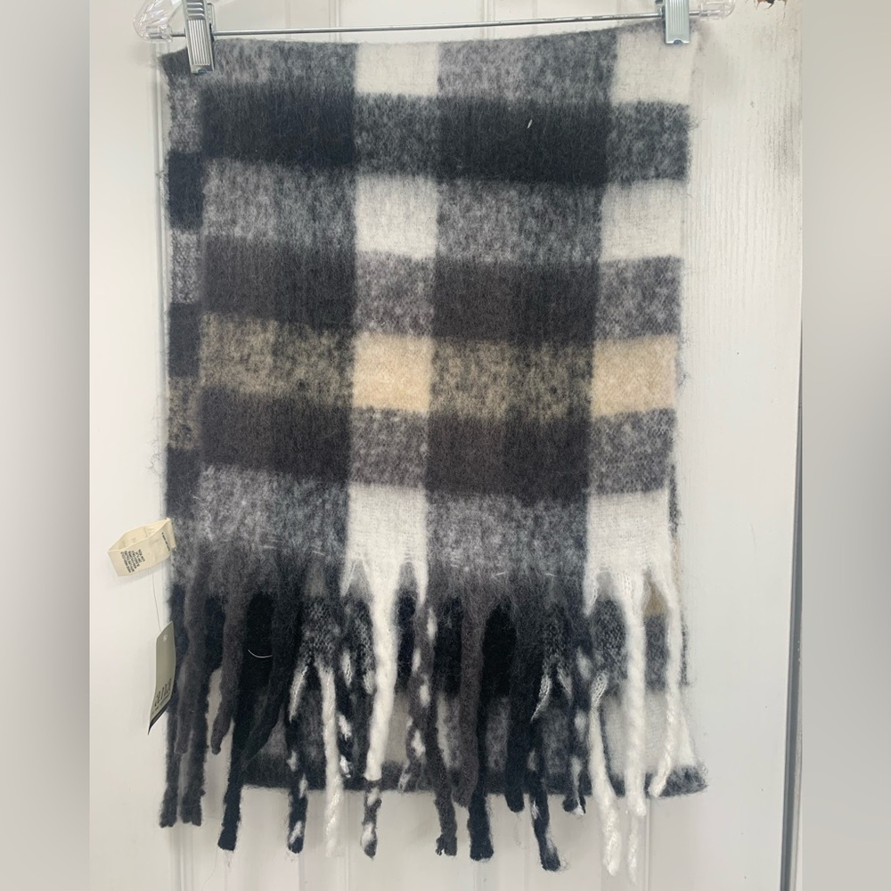 New Ana Winter Scarf